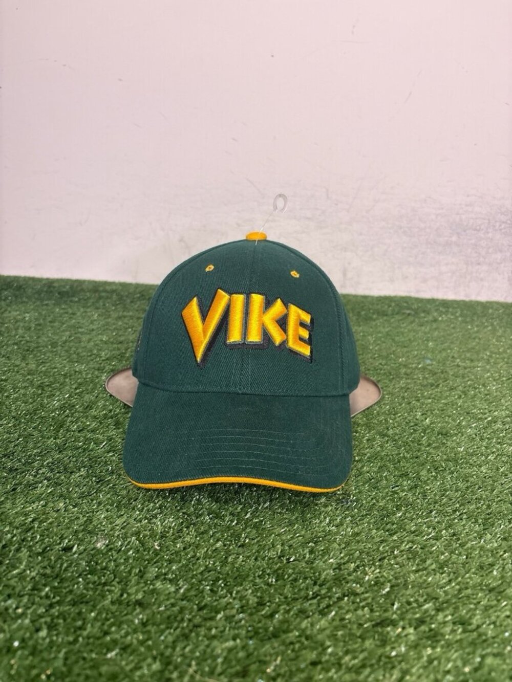 Vintage Cleveland State Vikings hat cap strap back green yellow basketball mens